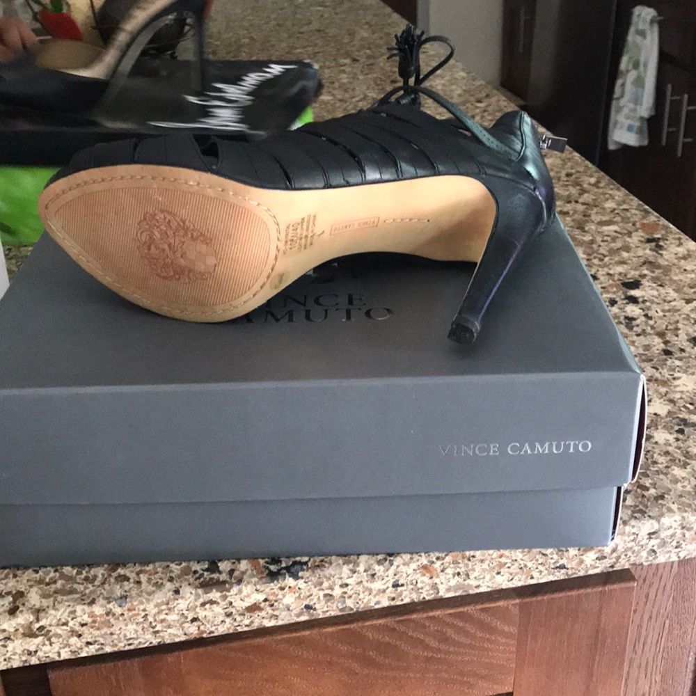 Heels - Picture 2 of 3